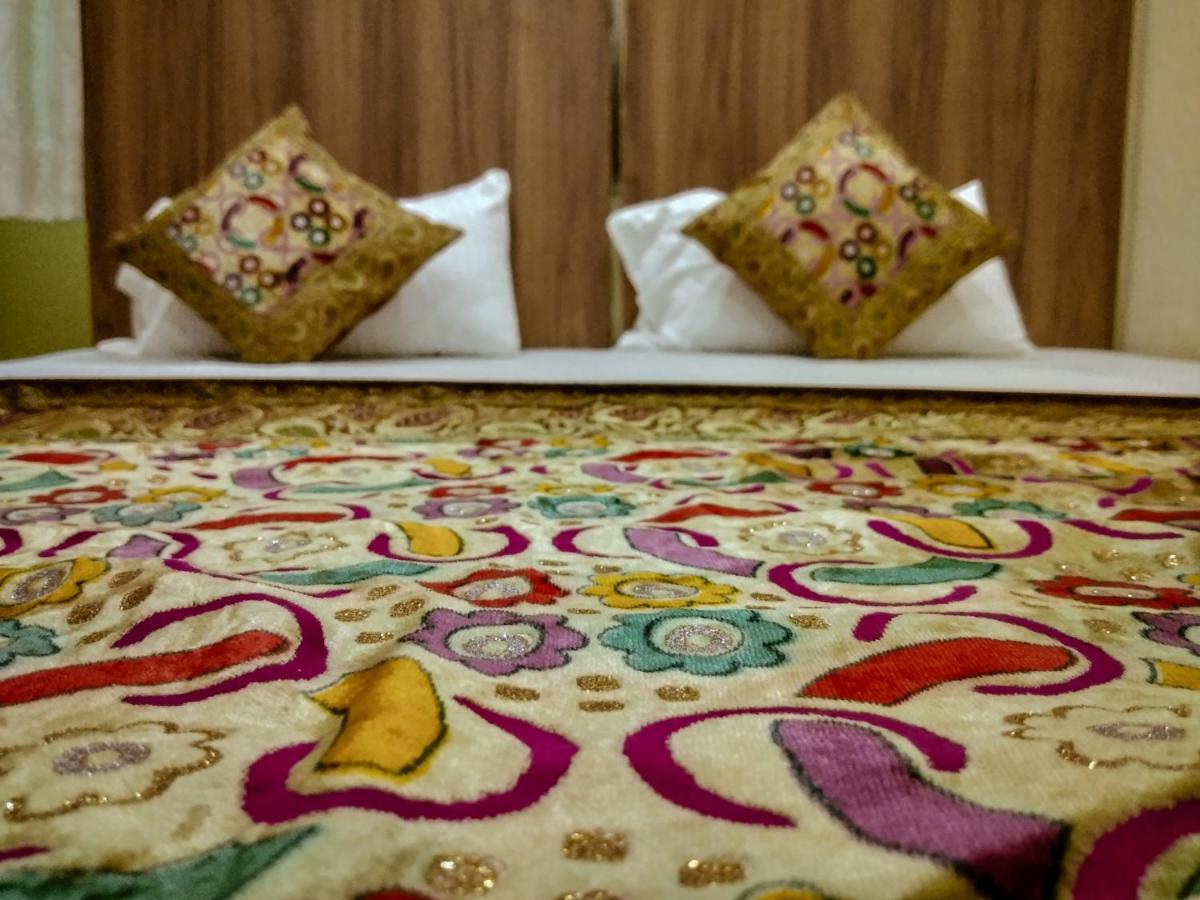 Ajay Guest House Váránaszi Kültér fotó