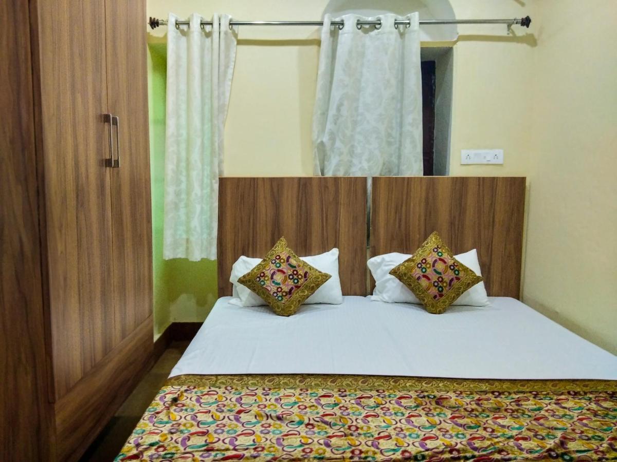 Ajay Guest House Váránaszi Kültér fotó