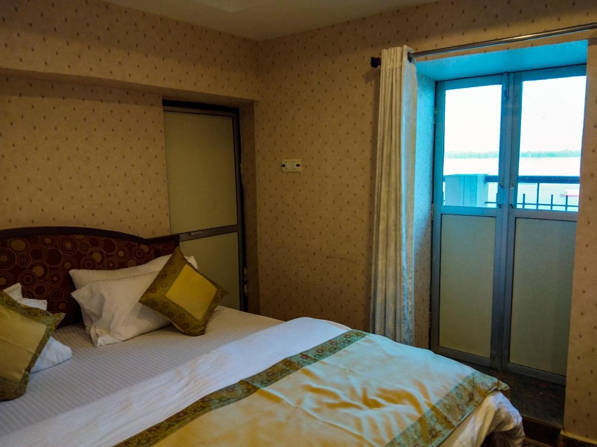 Ajay Guest House Váránaszi Kültér fotó