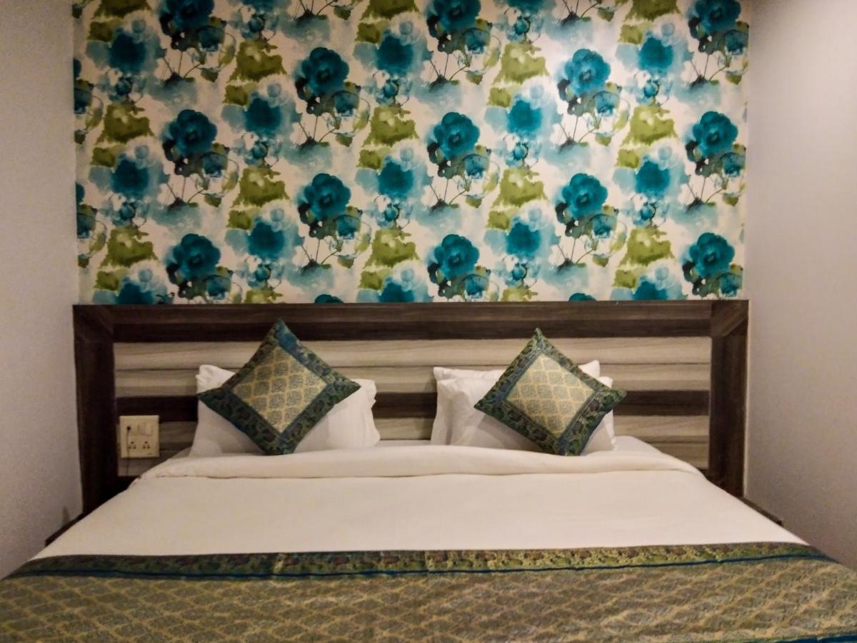 Ajay Guest House Váránaszi Kültér fotó