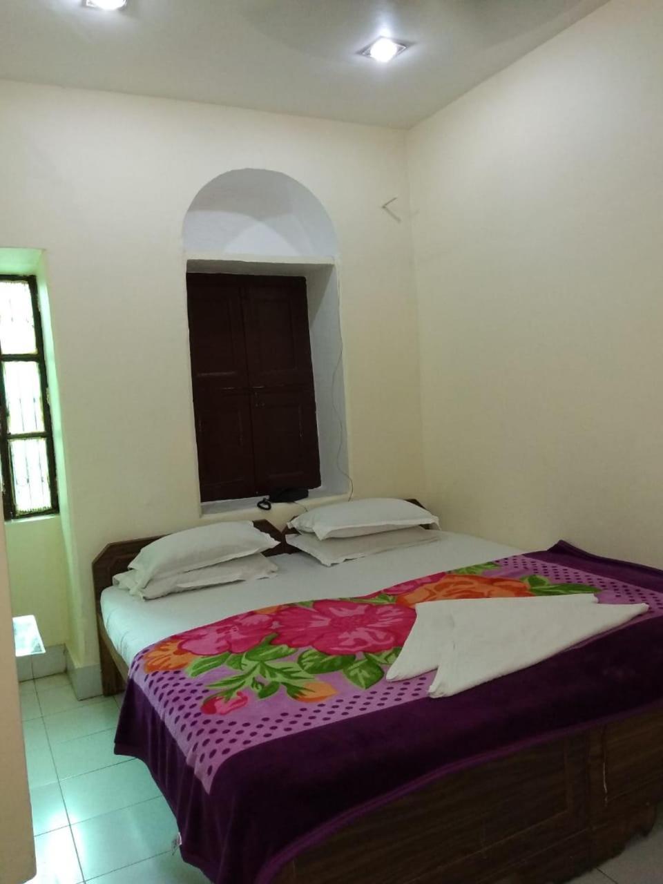 Ajay Guest House Váránaszi Kültér fotó