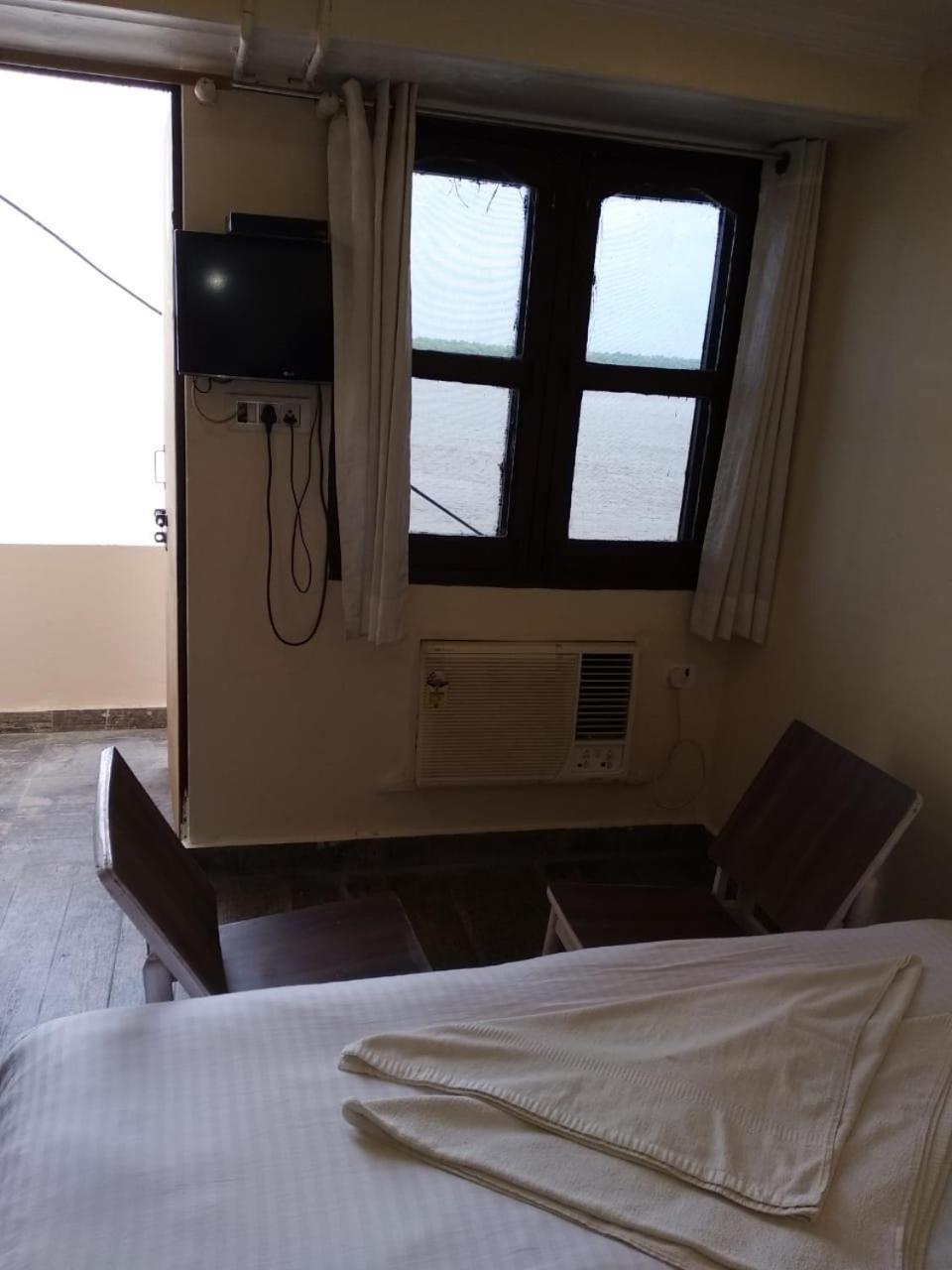 Ajay Guest House Váránaszi Kültér fotó