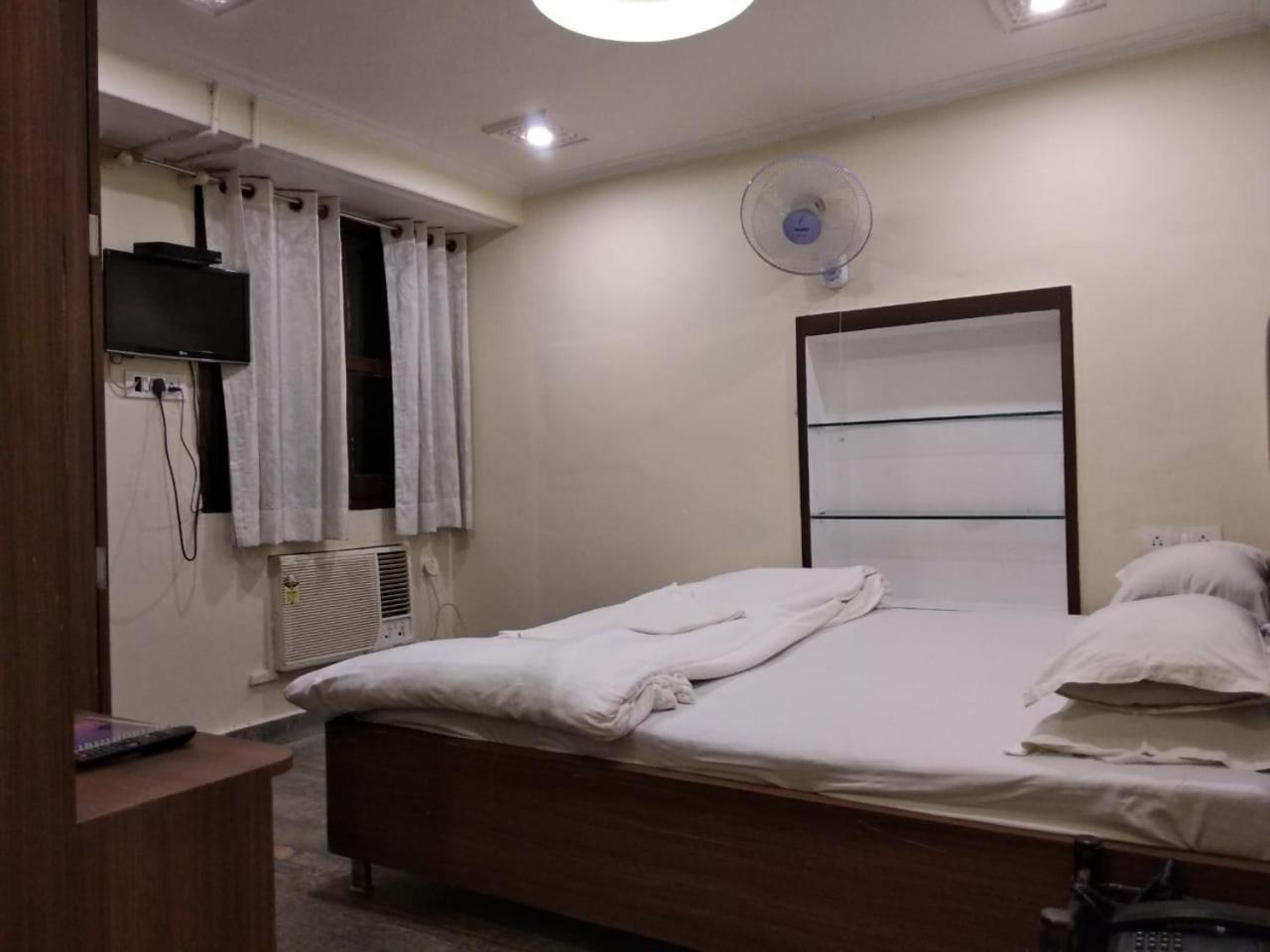 Ajay Guest House Váránaszi Kültér fotó