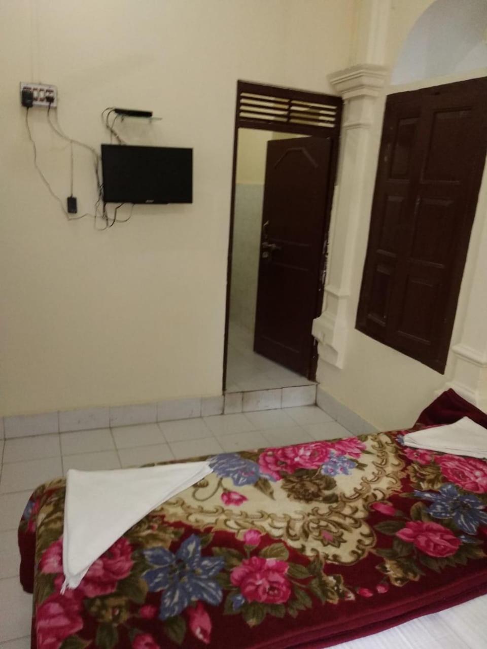 Ajay Guest House Váránaszi Kültér fotó