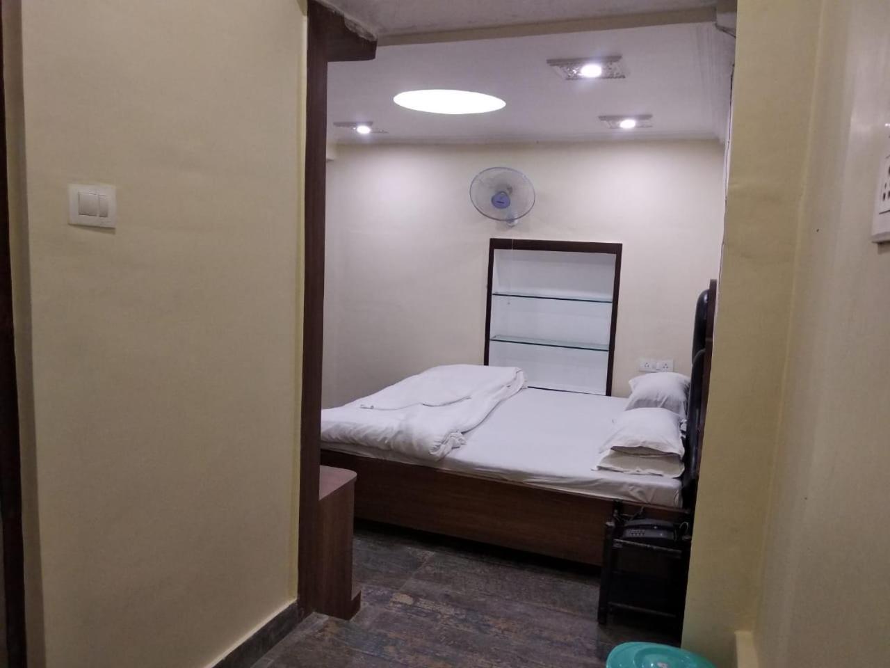 Ajay Guest House Váránaszi Kültér fotó