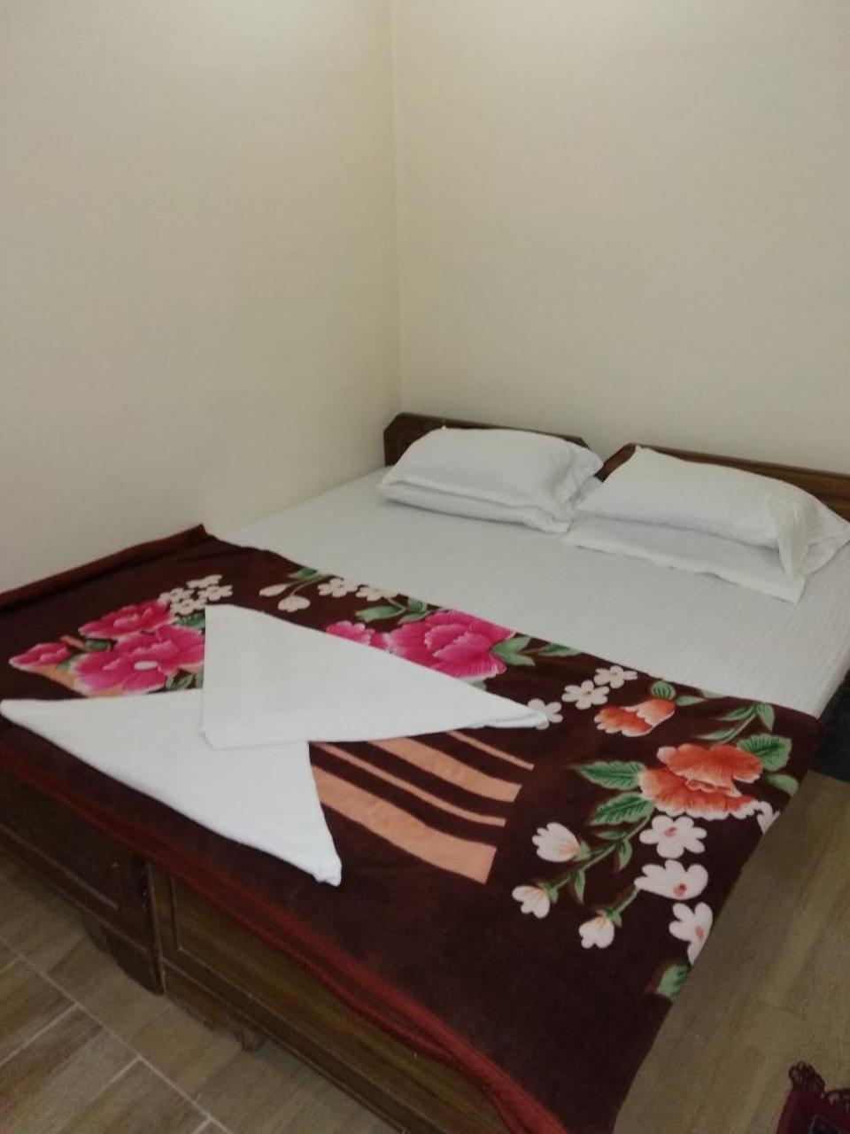 Ajay Guest House Váránaszi Kültér fotó